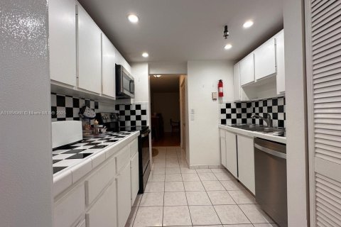 Condominio en venta en Miami Beach, Florida, 2 dormitorios, 100.8 m2 № 1896511 - foto 19