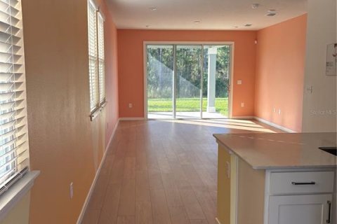 Villa ou maison à louer à Palm Coast, Floride: 4 chambres, 142.42 m2 № 2419623 - photo 2