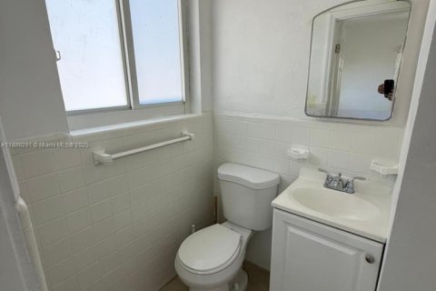 Villa ou maison à louer à Miami Beach, Floride: 2 chambres, 55.74 m2 № 1941359 - photo 3
