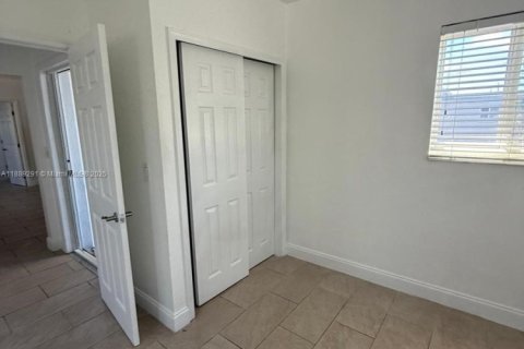 Villa ou maison à louer à Miami Beach, Floride: 2 chambres, 55.74 m2 № 1941359 - photo 5