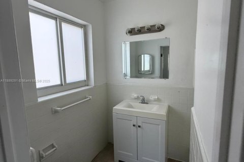 Villa ou maison à louer à Miami Beach, Floride: 2 chambres, 55.74 m2 № 1941359 - photo 8