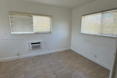 Villa ou maison à louer à Miami Beach, Floride: 2 chambres, 55.74 m2 № 1941359 - photo 4