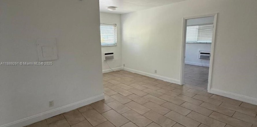 Villa ou maison à Miami Beach, Floride 2 chambres, 55.74 m2 № 1941359