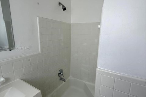 Villa ou maison à louer à Miami Beach, Floride: 2 chambres, 55.74 m2 № 1941359 - photo 9
