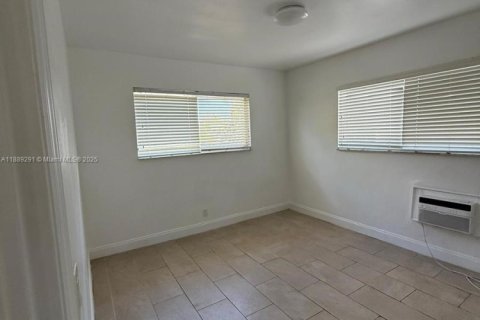 Villa ou maison à louer à Miami Beach, Floride: 2 chambres, 55.74 m2 № 1941359 - photo 6