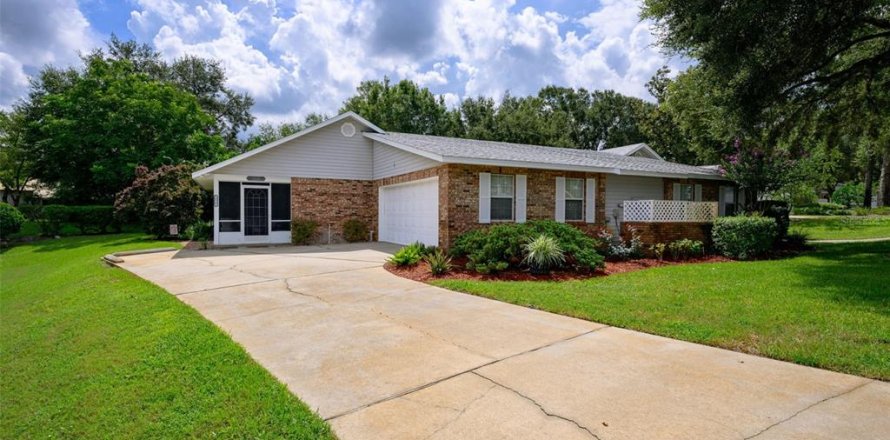 Casa en DeLand, Florida 3 dormitorios, 182 m2 № 2322713
