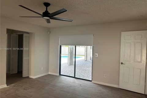 Villa ou maison à louer à Plantation, Floride: 4 chambres, 232.63 m2 № 2030426 - photo 10