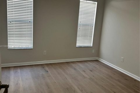 Villa ou maison à louer à Plantation, Floride: 4 chambres, 232.63 m2 № 2030426 - photo 14