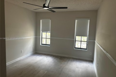 Villa ou maison à louer à Plantation, Floride: 4 chambres, 232.63 m2 № 2030426 - photo 16