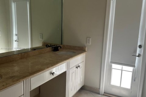 Villa ou maison à louer à Plantation, Floride: 4 chambres, 232.63 m2 № 2030426 - photo 13