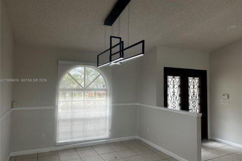 Villa ou maison à louer à Plantation, Floride: 4 chambres, 232.63 m2 № 2030426 - photo 3