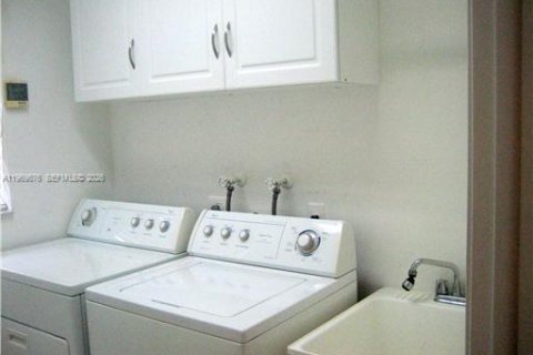 Villa ou maison à louer à Plantation, Floride: 4 chambres, 232.63 m2 № 2030426 - photo 19