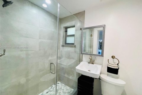 House in Miami, Florida 193.61 sq.m. № 2185684 - photo 5