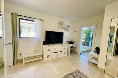 House in Miami, Florida 193.61 sq.m. № 2185684 - photo 4