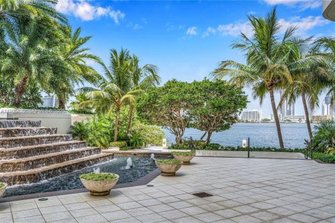 Condominio en venta en Aventura, Florida, 2 dormitorios, 177.44 m2 № 1994408 - foto 21