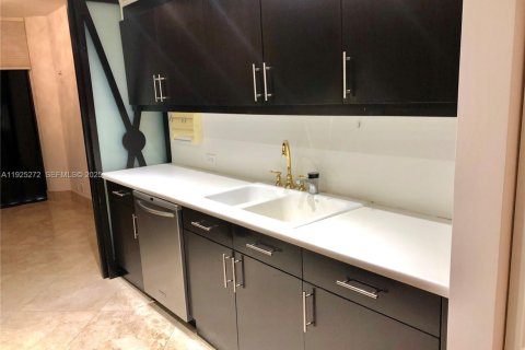Condominio en venta en Aventura, Florida, 2 dormitorios, 177.44 m2 № 1994408 - foto 5