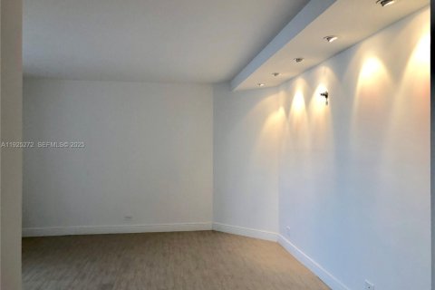 Condominio en venta en Aventura, Florida, 2 dormitorios, 177.44 m2 № 1994408 - foto 8