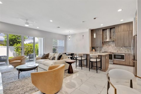 Adosado en venta en Palm Beach Gardens, Florida, 3 dormitorios, 199.18 m2 № 1896518 - foto 4