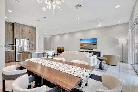 Adosado en venta en Palm Beach Gardens, Florida, 3 dormitorios, 199.18 m2 № 1896518 - foto 9