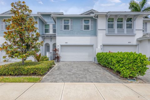 Adosado en venta en Palm Beach Gardens, Florida, 3 dormitorios, 199.18 m2 № 1896518 - foto 1