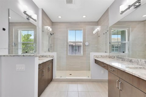 Adosado en venta en Palm Beach Gardens, Florida, 3 dormitorios, 199.18 m2 № 1896518 - foto 29