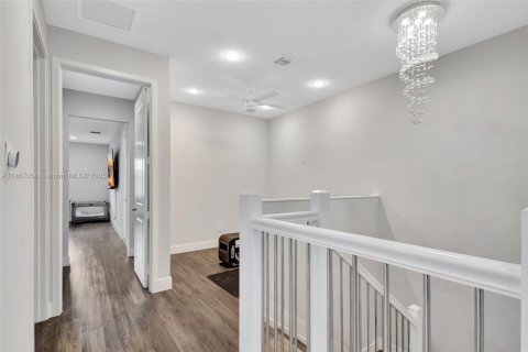 Adosado en venta en Palm Beach Gardens, Florida, 3 dormitorios, 199.18 m2 № 1896518 - foto 25