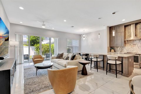 Adosado en venta en Palm Beach Gardens, Florida, 3 dormitorios, 199.18 m2 № 1896518 - foto 11