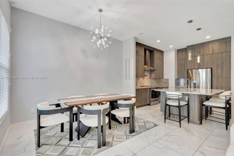 Adosado en venta en Palm Beach Gardens, Florida, 3 dormitorios, 199.18 m2 № 1896518 - foto 19