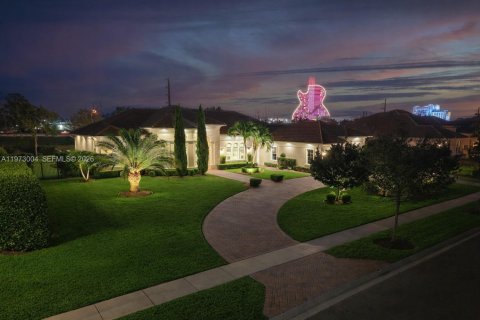 Купить виллу или дом в Дейви, Флорида 4 спальни, 375.14м2, № 2033409 - фото 2