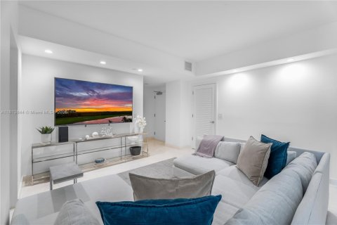 Condominio en venta en Miami, Florida, 3 dormitorios, 165.18 m2 № 1874377 - foto 16