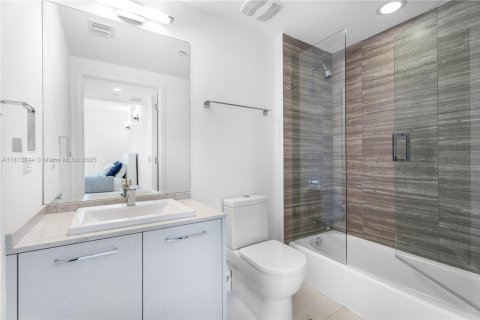 Condominio en venta en Miami, Florida, 3 dormitorios, 165.18 m2 № 1874377 - foto 15