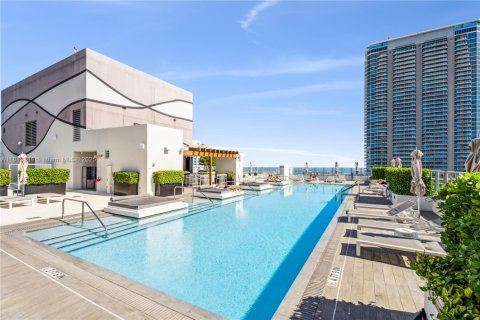 Condominio en venta en Miami, Florida, 3 dormitorios, 165.18 m2 № 1874377 - foto 20