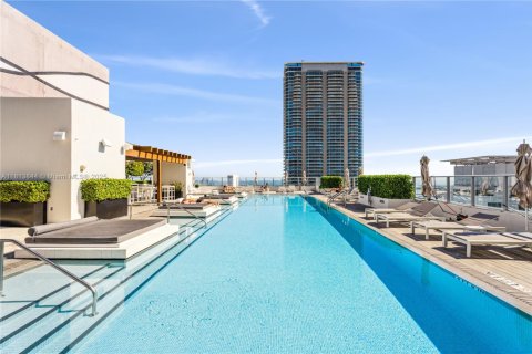 Condominio en venta en Miami, Florida, 3 dormitorios, 165.18 m2 № 1874377 - foto 19