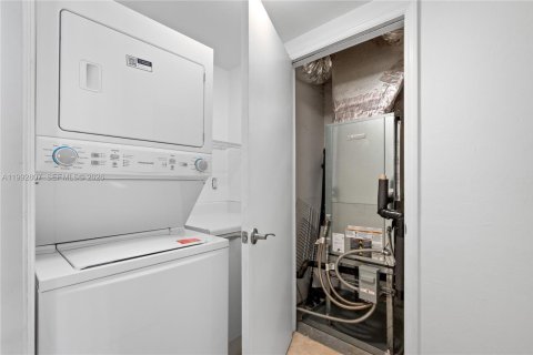 Купить кондоминиум в Норт-Майами, Флорида 3 спальни, 167.32м2, № 2056698 - фото 26