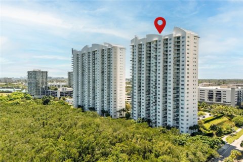 Купить кондоминиум в Норт-Майами, Флорида 3 спальни, 167.32м2, № 2056698 - фото 1