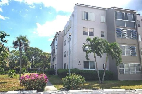 Condo in Lauderdale Lakes, Florida, 2 bedrooms  № 1731333 - photo 2