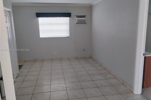 Casa en alquiler en Fort Lauderdale, Florida, 4 dormitorios, 176.14 m2 № 2040995 - foto 7