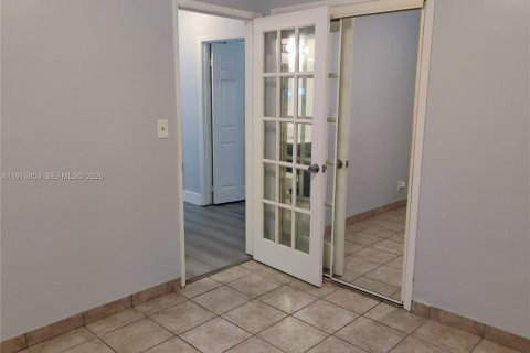 Casa en alquiler en Fort Lauderdale, Florida, 4 dormitorios, 176.14 m2 № 2040995 - foto 19