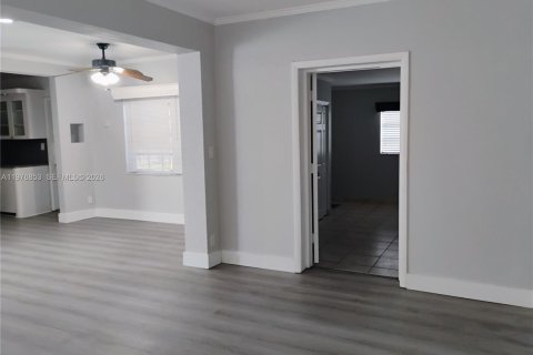 Casa en alquiler en Fort Lauderdale, Florida, 4 dormitorios, 176.14 m2 № 2040995 - foto 5