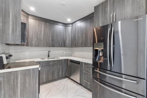 Casa en venta en Miami, Florida, 3 dormitorios, 98.57 m2 № 1965699 - foto 11