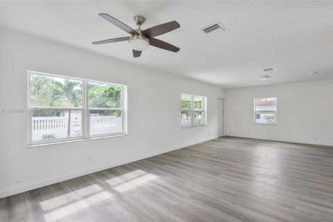 Casa en venta en Miami, Florida, 3 dormitorios, 98.57 m2 № 1965699 - foto 6