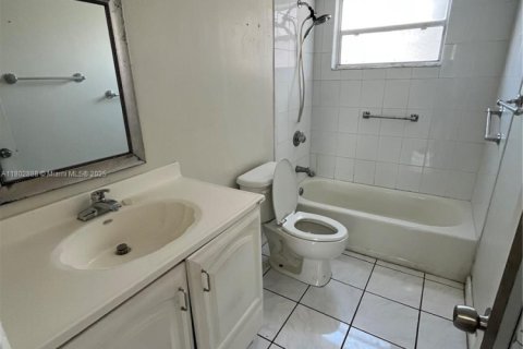 Купить кондоминиум в Майами, Флорида 2 спальни, 86.4м2, № 1686362 - фото 7