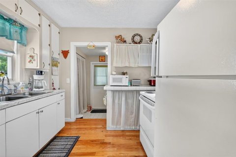 House in Tampa, Florida 2 bedrooms, 90.67 sq.m. № 1886007 - photo 24