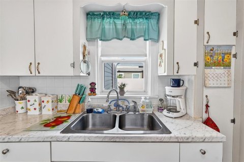 House in Tampa, Florida 2 bedrooms, 90.67 sq.m. № 1886007 - photo 27