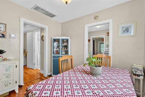 House in Tampa, Florida 2 bedrooms, 90.67 sq.m. № 1886007 - photo 14