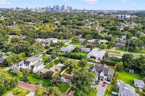 House in Tampa, Florida 2 bedrooms, 90.67 sq.m. № 1886007 - photo 4