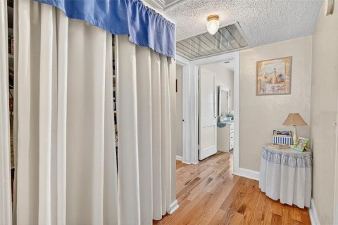 House in Tampa, Florida 2 bedrooms, 90.67 sq.m. № 1886007 - photo 23