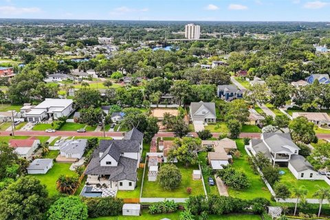 House in Tampa, Florida 2 bedrooms, 90.67 sq.m. № 1886007 - photo 5