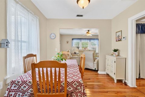 House in Tampa, Florida 2 bedrooms, 90.67 sq.m. № 1886007 - photo 15