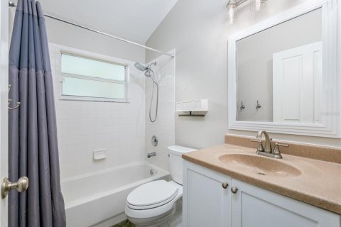 Villa ou maison à louer à Tampa, Floride: 4 chambres, 241.36 m2 № 2092740 - photo 21